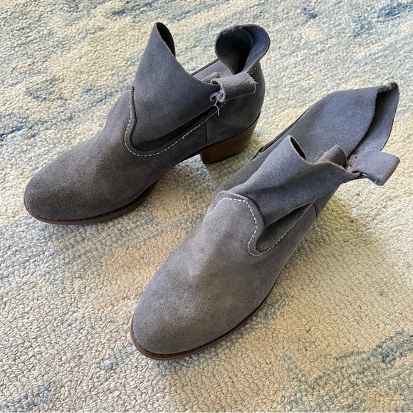 SUEDE CARLOS SANTANA GRAY SLOUCH BLOCK HEEL ANKLE BOOTIES SIZE 8 - Picture 7 of 7